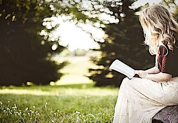 Perché le donne leggono i romanzi rosa?