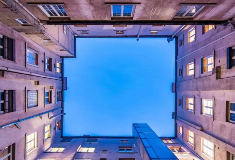 cortile pozzo di luce